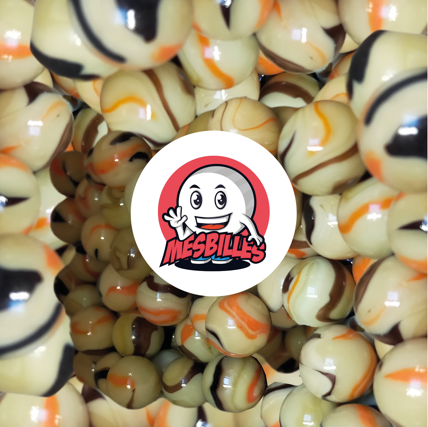 Holen Sie sich die Savanne in Ihr Spiel mit unserer Murmel Spanische Giraffe 25 mm. Ihre beige, braunen und orangefarbenen Streifen verleihen Ihrer Sammlung einen exotischen Touch. Eine Murmel, die Sie vor Freude brüllen lässt