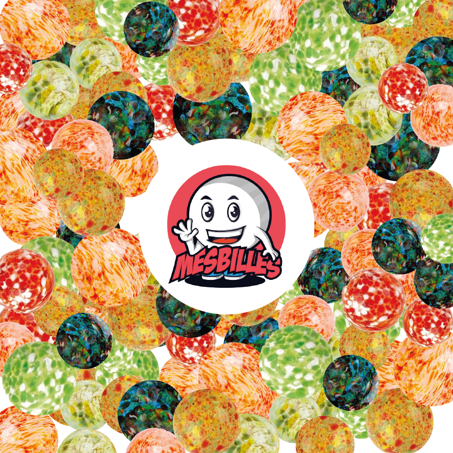 Billes Flyer Vert 16 mm, et billes multicolors qui entourent la mascotte MesBilles des billes en verre translucide avec des taches Multi-couleurs