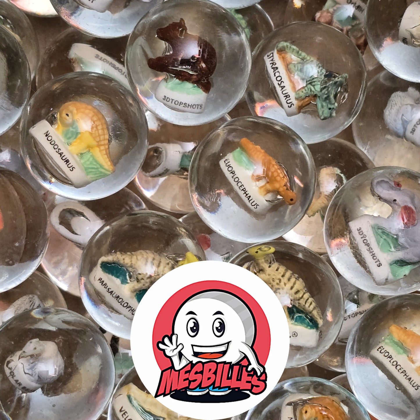 Ces billes de 35 mm abritent un tigre en porcelaine incrusté dans du verre translucide. Un félin fascinant qui ne sortira pas de son écrin de verre