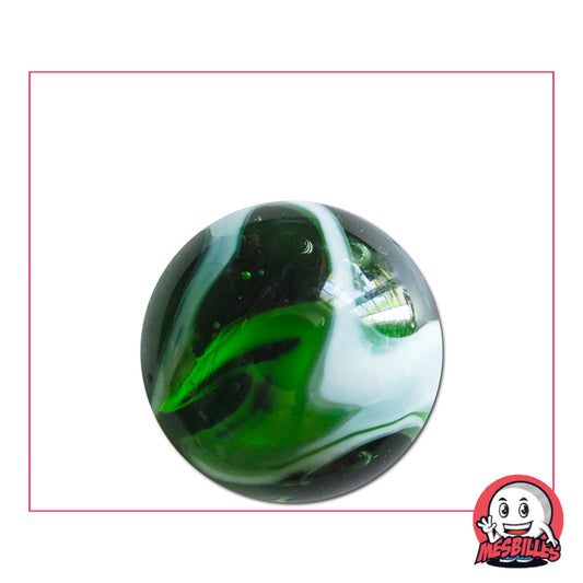 Gros plan d’une bille Algue 25 mm aux teintes vert profond et blanc, au design marin élégant, idéale pour collection ou loisirs