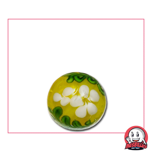 Bille Art Jardin d’Été 16 mm – bille jaune fleurie avec pétales blancs et bordure verte, lumineuse et artisanale MesBilles