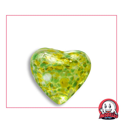 Bille Coeur Cristal Mouchetée Vert et Blanc en verre incolore moucheté de vert tendre et de blanc, vue de dessus, environ 25 mm de large