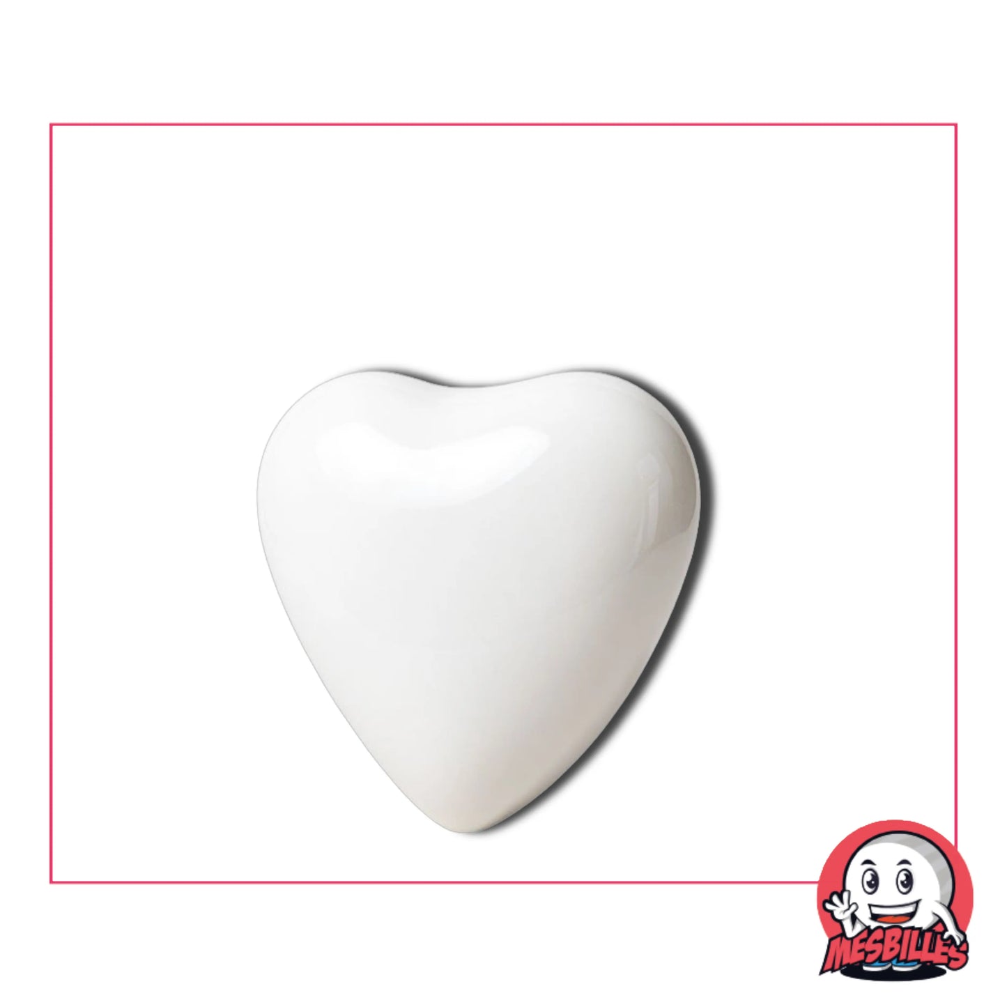 Craquez pour la Bille Cœur Douceur Blanc : une bille en forme de cœur, en verre soufflée à la main, chaque pièce est unique et pleine de tendresse.