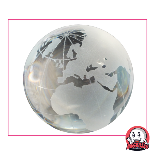 Grande bille d'Art Cristal Monde en verre transparent incolore, Europe et Afrique gravées en dépoli, méridiens et parallèles, 60 mm de diamètre