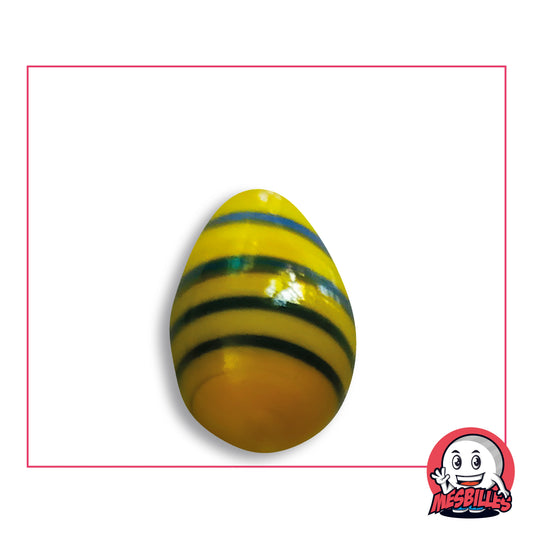 Bille Oeuf Jaune Rayée Bleu en verre jaune vif opaque cerclé de fines rayures sombres, vue de côté, environ 25 mm de haut