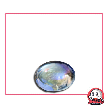 Cette bille est également nommée Bille Galet en Verre Irisée Gris Léger, elle est utilisée pour Jouer, Décorer ou Collectionner.