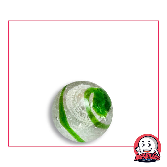 Bille Tourbillon Vert 16 mm Collector en verre clair à filets vert prairie translucides enroulés en spirale autour d'un cœur givré d'aspect argenté, vue de dessus, 16 mm de diamètre