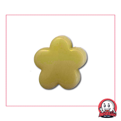 Difficile de classer la Bille Extra-plate Fleur Beige Perle, utilisée pour décorer, jouer et collectionner.