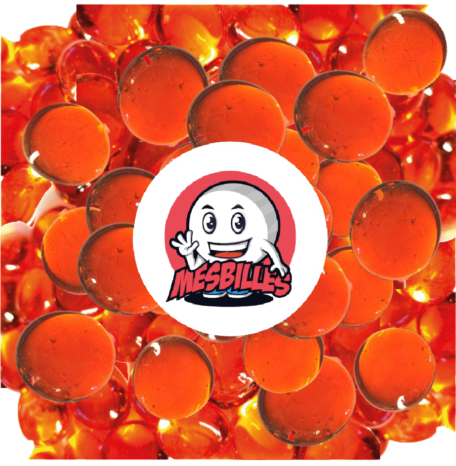 Farbige flache Murmeln, einzigartige Elemente für Ihre Sammlung! Unsere flache Murmel aus transluzentem orangefarbenem Glas mit einem Durchmesser von 30 mm ist mehr als nur eine Murmel, sie ist ein echter Farbtupfer, der Ihren Raum erhellt. Verleihen Sie Ihrem Raum einen Hauch von Glanz und Originalität