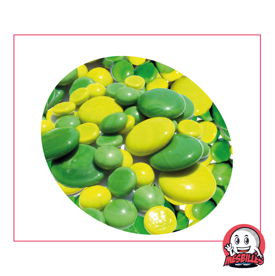 Composition billes plates vert citron et vert, opaques, en tailles variées
