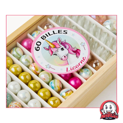 Billes opaques, brillantes, irisées, plates ou rondes : c’est un défilé féerique qui comblera les fans de magie et de jeux de cour de récré. 