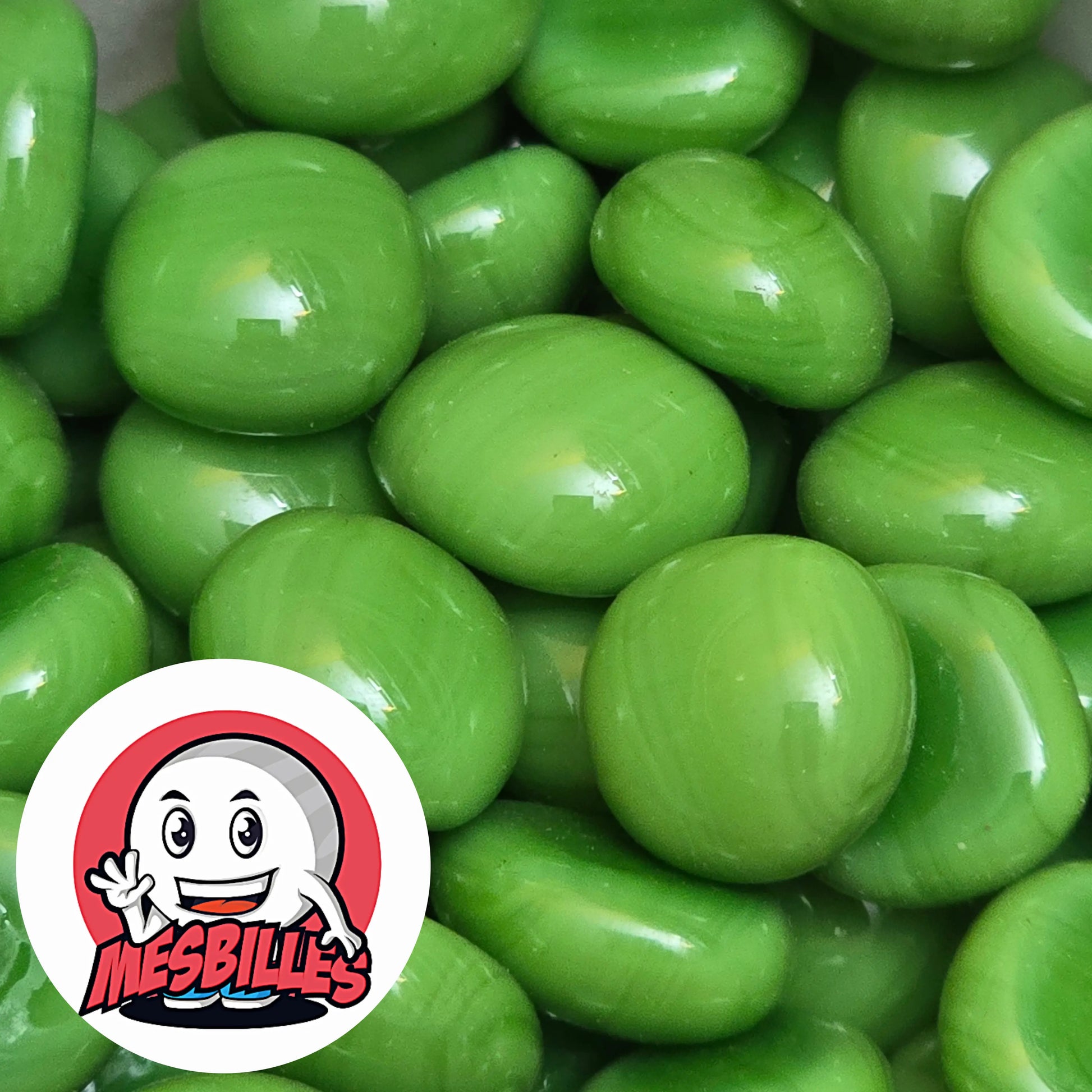 Cette bille plate ne cherche pas à voler la vedette : elle sait qu’elle est jolie, rafraîchissante, et qu’elle donne exactement le petit “plus” qu’il manquait dans une composition