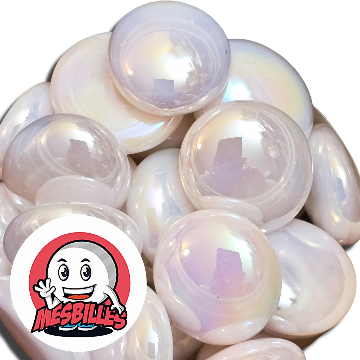 Cette bille est également nommée Bille Galet en Verre, elle est utilisée pour Jouer, Décorer ou Collectionner. Elle est un bijou de verre qui fera pétiller votre créativité