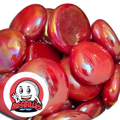 Cette bille est également nommée Bille Galet en Verre, elle est utilisée pour Jouer, Décorer ou Collectionner. La Bille Plate qui Fait Revivre les Jeux d'Antan.