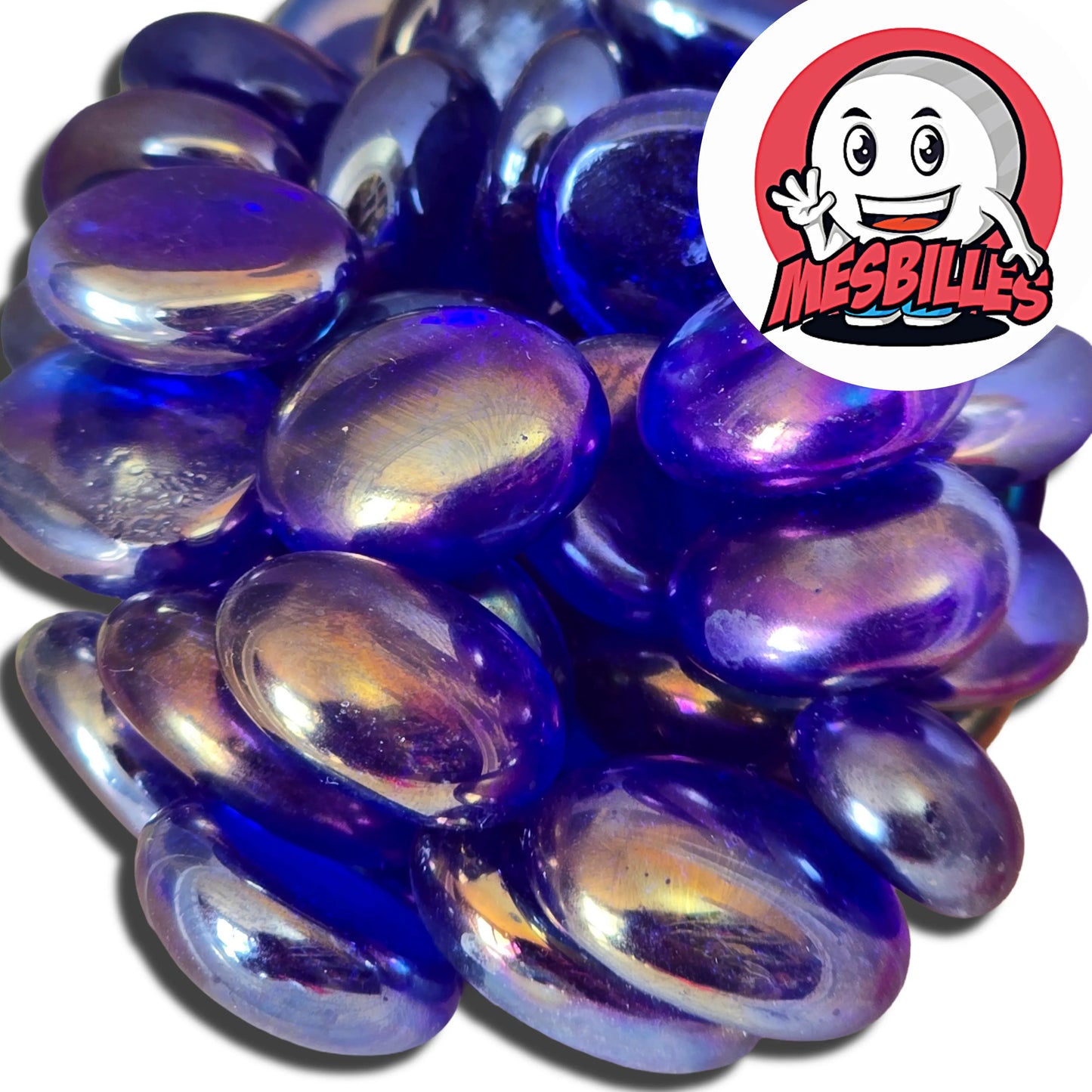 Dans la Grande Famille des Billes Irisée, il y a les Billes Plates en verre Translucide et Brillant de Couleur Bleu-Nuit.
