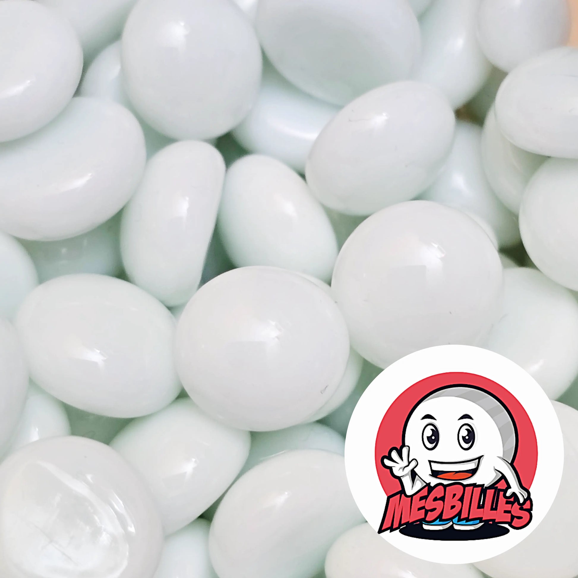 Petit Galet en verre Opaque de Couleur Blanc, Collection Bille Perle.