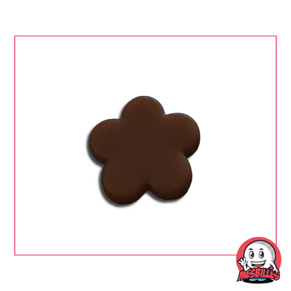 Extra flache Murmeln in schokoladenbrauner Perlmutte – isolierte Frontansicht auf neutralem Hintergrund