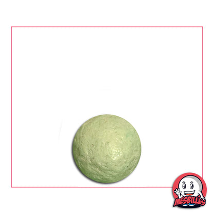 Bille en terre vert léger de 10 mm sur fond blanc avec logo MesBilles